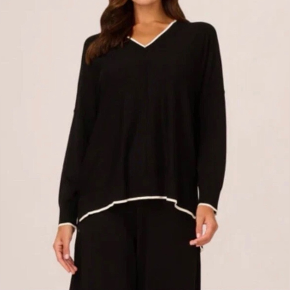Adrianna Papell NWT $89 XL Black V-Neck Pullover With Contrast Piping S1